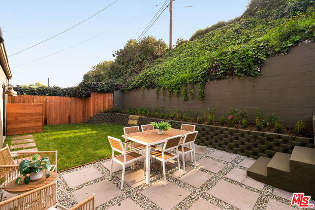 5103 Parkglen Avenue, Los Angeles CA: https://media.crmls.org/mediaz/690608b3-45f1-4ca6-bf3c-1d599a7aad73.jpg