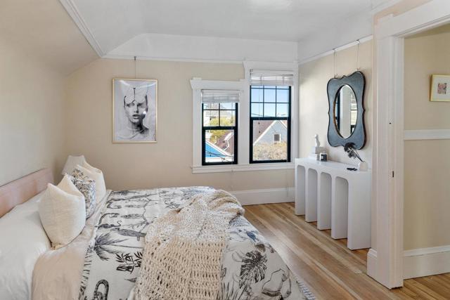 270 Andover Street, San Francisco CA: https://media.crmls.org/mediaz/69063af7-7802-4101-ad84-0d3f49962aab.jpg