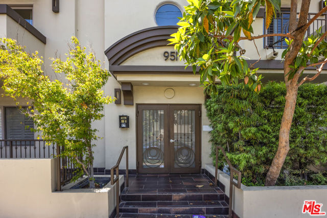 Drew Fenton | 951 Granville Avenue Los Angeles CA | MLS: 7445189 Drew Fenton | 951 Granville Avenue Los Angeles CA | MLS: 7445189