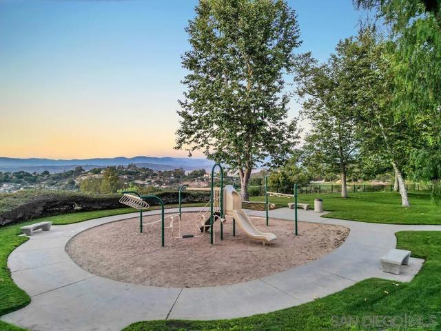 17002 Obsidian Dr, Ramona CA: https://media.crmls.org/mediaz/690729e1-ce62-43b7-86bd-79bac81ed4e6.jpg