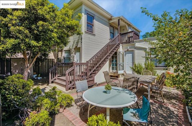 1827 Berkeley Way, Berkeley CA: https://media.crmls.org/mediaz/6907bae9-7eb8-4c88-9f38-cacc31b68e32.jpg