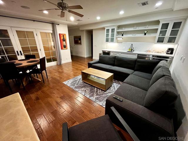 5103 W Wooley Rd, Oxnard CA: https://media.crmls.org/mediaz/6907ce7c-d5b4-499c-96d6-dc6b19968057.jpg