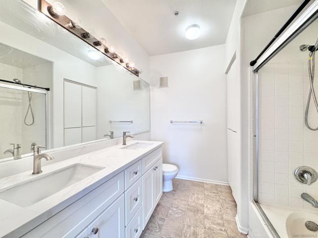 12362 Carmel Country Rd, San Diego, California 92130, 2 Bedrooms Bedrooms, ,2 BathroomsBathrooms,Condominium,For Sale,Carmel Country Rd,250020967SD