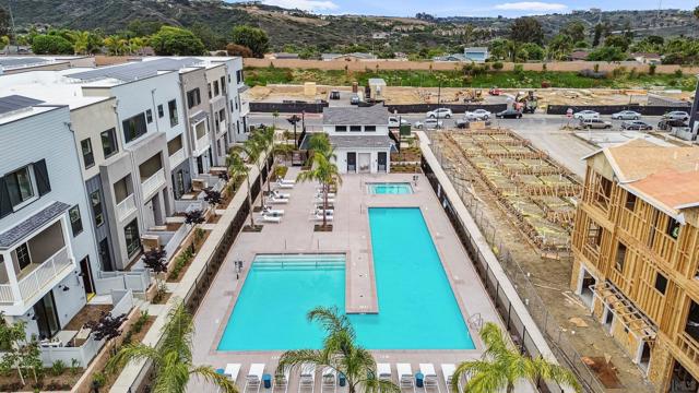 2581 Broom Ln, Carlsbad CA: https://media.crmls.org/mediaz/69080194-1a4f-4933-95e1-50559f88f2cd.jpg