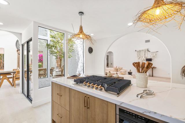 34 Lincoln Place, Rancho Mirage CA: https://media.crmls.org/mediaz/69081134-db39-4bc1-bc63-a2e0f95d8390.jpg