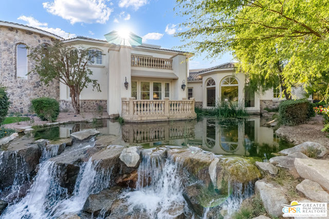 1 Saint Petersburg Court, Rancho Mirage CA: https://media.crmls.org/mediaz/69087620-b32f-45e2-911a-2a2779389cae.jpg