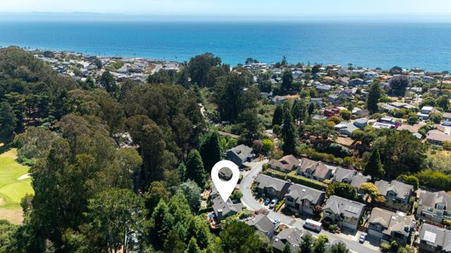 271 Dry Creek Road, Aptos CA: https://media.crmls.org/mediaz/690994f7-ecda-4c48-9d59-a1993dfb1791.jpg