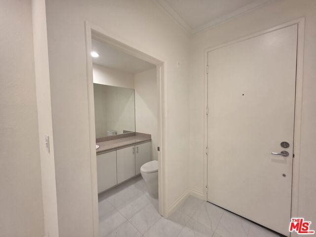 12000 Goshen Avenue, Los Angeles CA: https://media.crmls.org/mediaz/6909a919-1bf0-469d-85cb-302141e69b3f.jpg