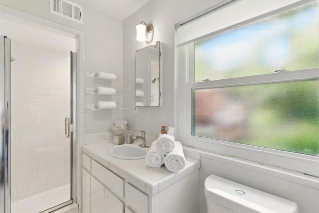 341 Linfield Drive, Menlo Park CA: https://media.crmls.org/mediaz/6909b8de-dde1-4b5e-a0dc-d92fc517698a.jpg