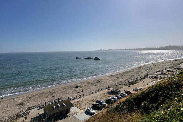217 Valencia Avenue, Aptos CA: https://media.crmls.org/mediaz/690a1d01-3faa-40d0-baaf-16ce9efeb0d6.jpg
