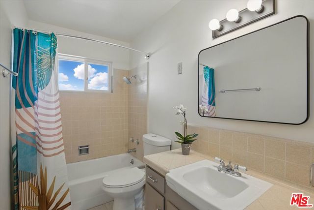 6391 Ruth Drive, Yucca Valley CA: https://media.crmls.org/mediaz/690a5a57-b9d8-48cb-808c-fdfc6e4878e9.jpg