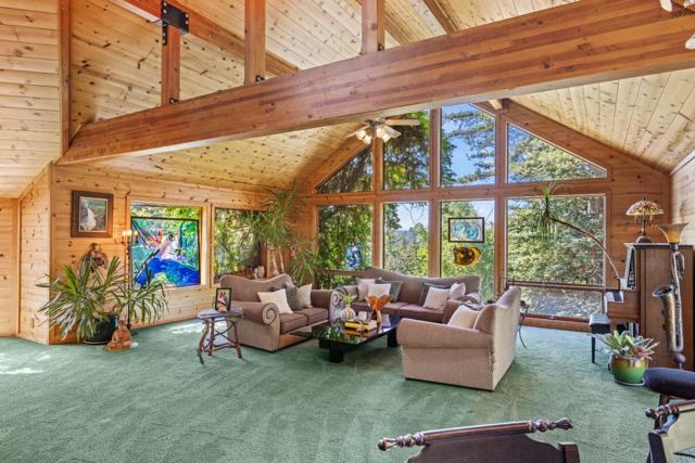 994 Laurel Grove Drive, Soquel CA: https://media.crmls.org/mediaz/690b00cf-521a-47e7-af0c-ba668de4ce28.jpg