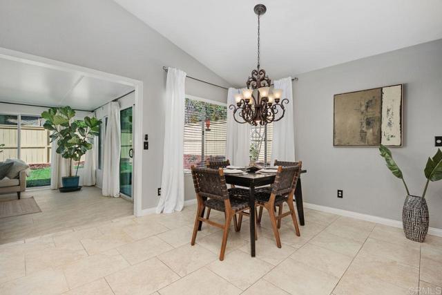 Detail Gallery Image 15 of 35 For 1745 Crystal Ridge Way, Vista,  CA 92081 - 2 Beds | 2 Baths