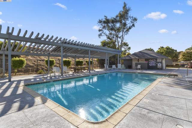 1479 Spring Valley Cmn, Livermore CA: https://media.crmls.org/mediaz/690be6ee-7f11-4831-8d1c-1e9c0699f2b1.jpg