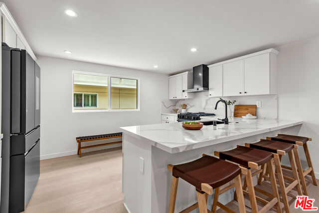 4715 La Villa Marina, Marina del Rey CA: https://media.crmls.org/mediaz/690bf1ad-bbec-4970-97e8-112100522bef.jpg