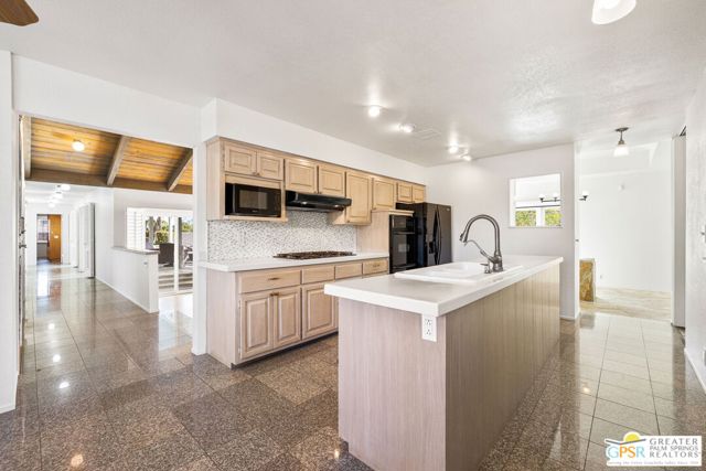 Image 17 of 47 For 71751 Magnesia Falls Drive