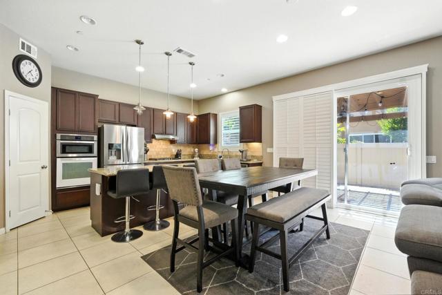 Detail Gallery Image 4 of 48 For 1528 Carpinteria St, Chula Vista,  CA 91913 - 5 Beds | 4 Baths