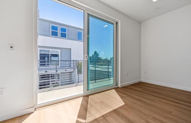 818 Redberry Way, San Jose CA: https://media.crmls.org/mediaz/690e30ab-2bfe-49f4-88b6-40546e2fcd2d.jpg