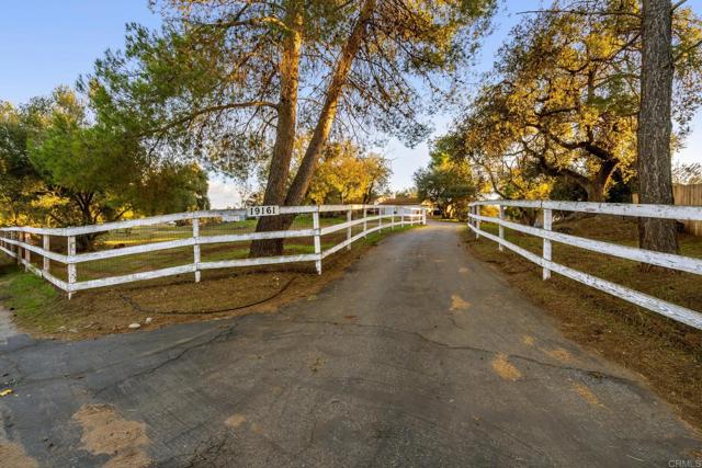 Detail Gallery Image 2 of 38 For 19161 Paradise Mountain Rd, Valley Center,  CA 92082 - 3 Beds | 2 Baths