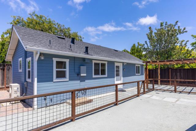 616 Redwood Ave, Redwood City CA: https://media.crmls.org/mediaz/690ecac6-974f-4ebb-a6d1-c5c0dcebe4ea.jpg