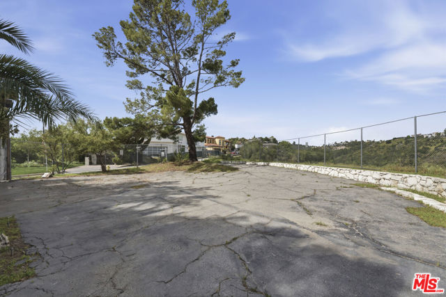 11287 Chalon Road, Los Angeles CA: https://media.crmls.org/mediaz/690ee797-9df6-4b45-b5ae-8cbb923da99c.jpg