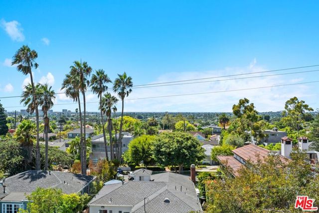 3623 1/2 S Centinela Avenue, Los Angeles CA: https://media.crmls.org/mediaz/690f9c31-8107-441d-8d40-40bce421958a.jpg