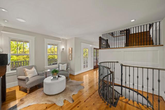 1353 Edgewood Road, Redwood City CA: https://media.crmls.org/mediaz/690fc1aa-a220-4b0d-adaa-52eccaff87d0.jpg