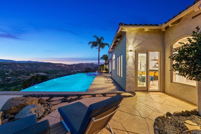 30330 Via Maria Elena, Bonsall CA: https://media.crmls.org/mediaz/691048ee-1c26-42c4-b905-2ee3a8f16690.jpg