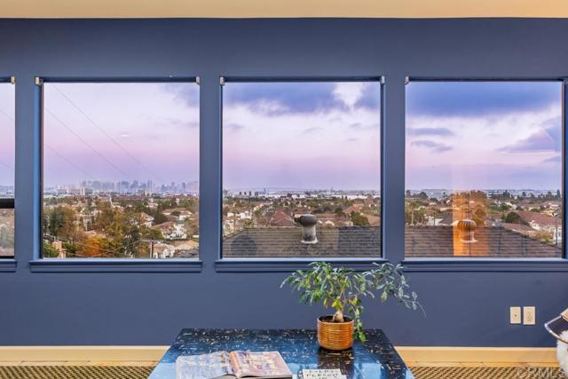3145 Quimby Street, San Diego CA: https://media.crmls.org/mediaz/691072b2-8f9e-4acb-bd55-1ba7564c976e.jpg