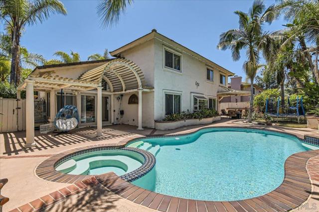 13422 Little Dawn Ln, Poway CA: https://media.crmls.org/mediaz/6910821d-2b80-40f4-94f7-890e517e9013.jpg