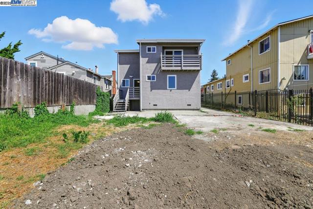 1739 E 22Nd St, Oakland CA: https://media.crmls.org/mediaz/6910d9cf-ad69-4bb8-8edd-16d7700fc15e.jpg