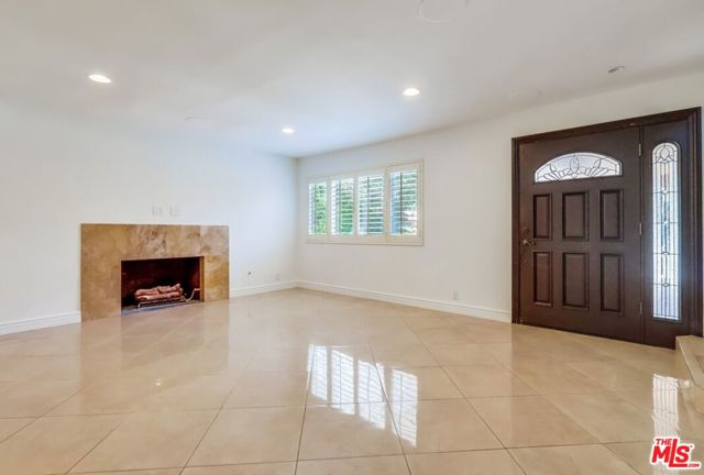 687 Mount Carmel Drive, Claremont CA: https://media.crmls.org/mediaz/691103ce-7dcc-4e32-968d-1b980794f75b.jpg