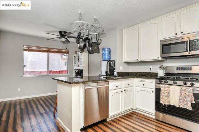 4866 Vinewood Way, Antioch CA: https://media.crmls.org/mediaz/6911431c-7cd7-493d-ad0e-7c0869742d6d.jpg