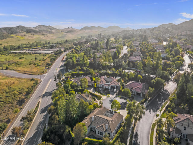 1048 Via Adorna, Newbury Park CA: https://media.crmls.org/mediaz/69127d62-4e12-4913-9eb3-598fb18ae5f0.jpg