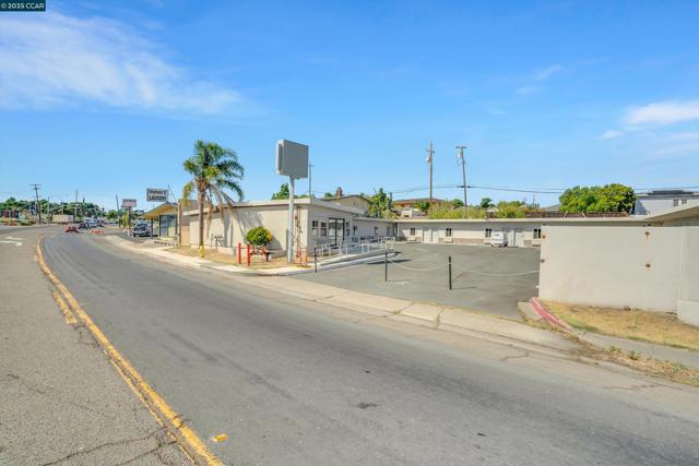 640 State Highway 12, Rio Vista CA: https://media.crmls.org/mediaz/6912ae68-983d-46db-b4e8-565a43af2948.jpg