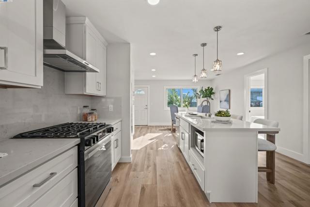 625 3rd Ave, San Bruno CA: https://media.crmls.org/mediaz/6912cd18-7941-4966-a997-5be85eb5535d.jpg