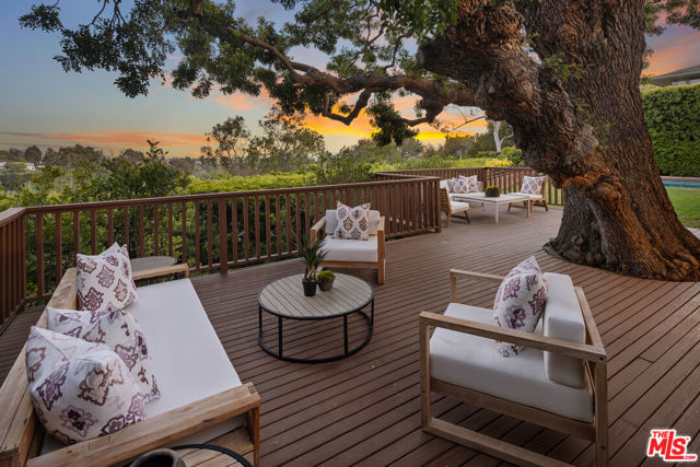 Drew Fenton | 848 Toulon Drive Pacific Palisades CA | MLS: 7201046