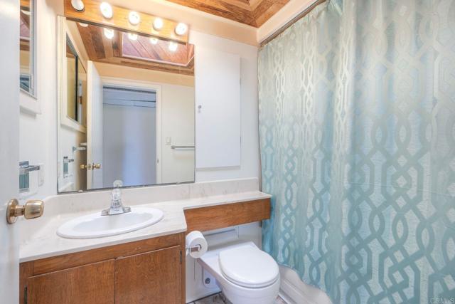 2428 Dunstan Street, Oceanside CA: https://media.crmls.org/mediaz/691384db-04b5-432b-91f3-6b860ba17133.jpg
