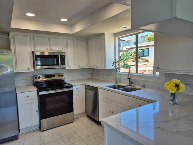 33831 Malaga Drive, Dana Point CA: https://media.crmls.org/mediaz/6913ad9a-6bea-4069-9b5a-67716e780397.jpg