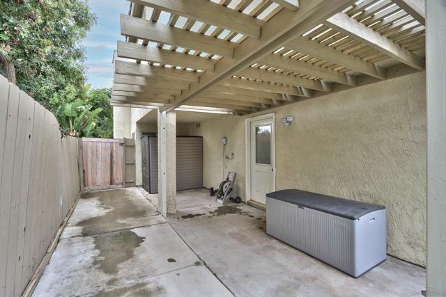 2258 Charise St, Escondido CA: https://media.crmls.org/mediaz/6913b930-5438-4227-b2ca-94a397cc1dd9.jpg