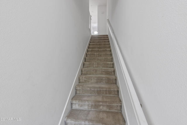 89 Jensen Court, Thousand Oaks CA: https://media.crmls.org/mediaz/69147efa-f638-4189-8aed-169da6601abe.jpg