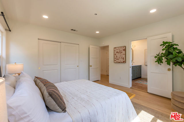 504 N Campbell Avenue, Alhambra CA: https://media.crmls.org/mediaz/6914a402-a6e3-4248-888e-ddcc969fbbc2.jpg