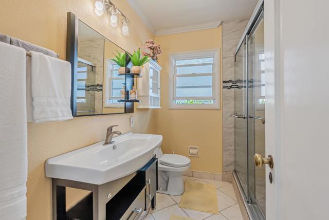 604 Key Boulevard, Richmond CA: https://media.crmls.org/mediaz/6914f70c-1b80-44ee-8e4e-15bc47931c18.jpg