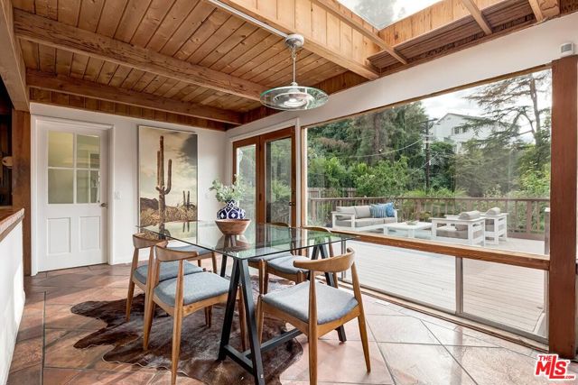 2541 Park Oak Drive, Los Angeles CA: https://media.crmls.org/mediaz/6915877b-a8a5-4388-98e1-cecbf058aa7a.jpg