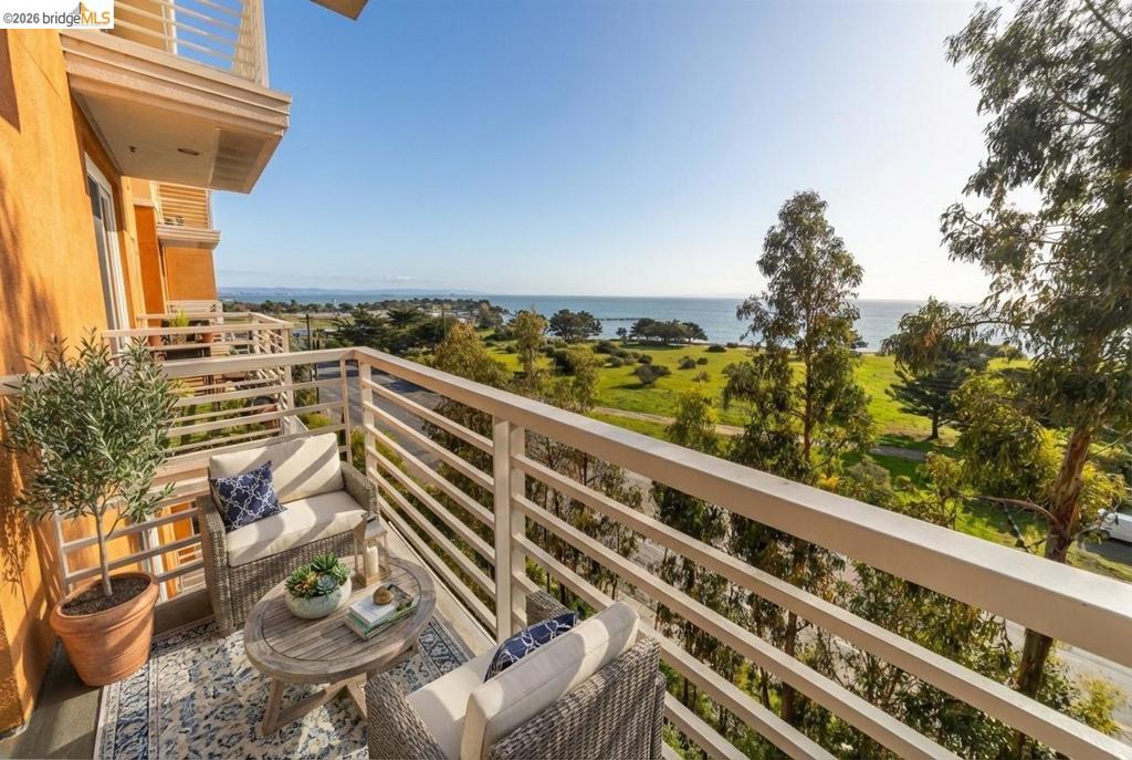 301 Crescent Ct #3307