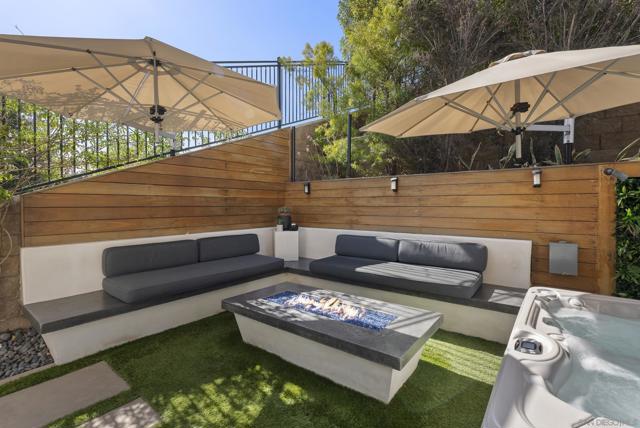 4706 Chase Ct, Carlsbad CA: https://media.crmls.org/mediaz/69159efb-86ea-4f10-a112-11718f27b9aa.jpg