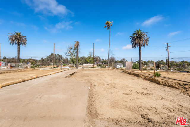 709 Swarthmore Avenue, Pacific Palisades CA: https://media.crmls.org/mediaz/69162c63-d7cb-492d-89a4-2c964ed9794e.jpg