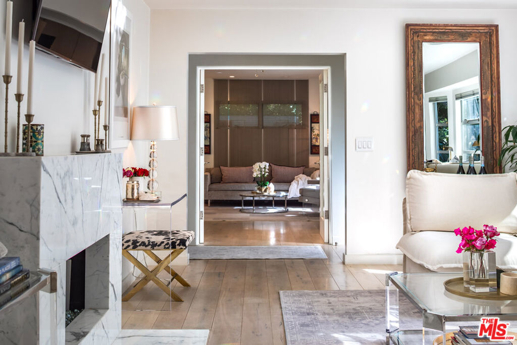 5625 Valley Oak Drive — Mid Century Modern