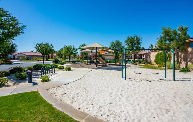 164 Via Milano, Rancho Mirage CA: https://media.crmls.org/mediaz/69171368-058b-4826-8a54-ad9e965e1a01.jpg