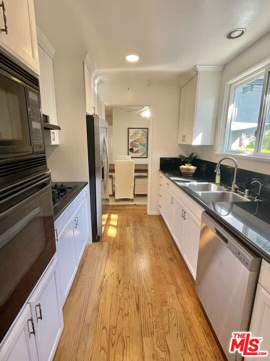11419 Charnock Road, Los Angeles CA: https://media.crmls.org/mediaz/6918011b-16bc-4b72-86c1-1d0be39a2740.jpg